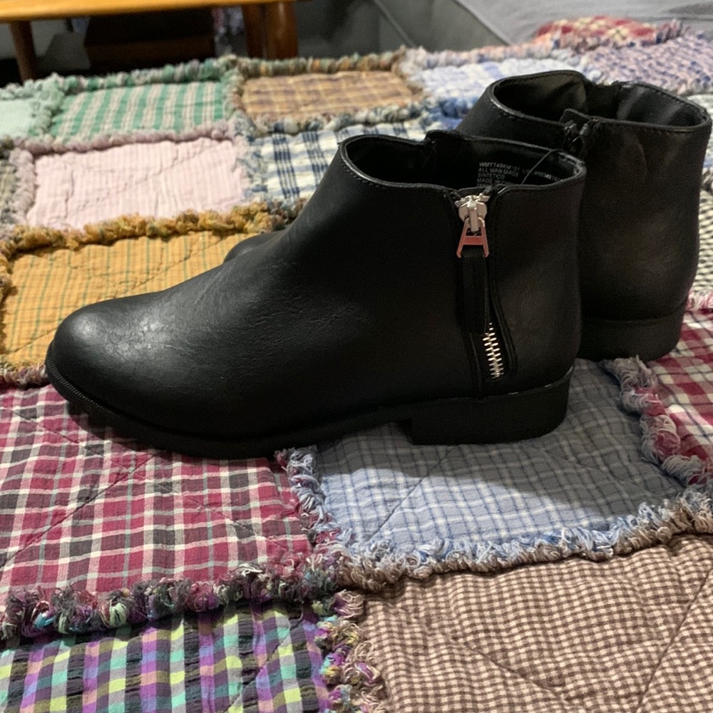 New Time and Tru Black Booties